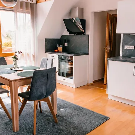 Alte Schneiderei Apartment Heideck